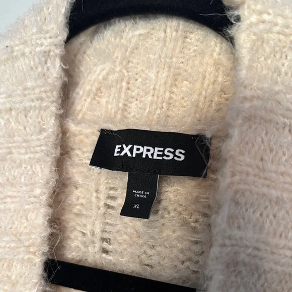 Cozy Cream Cable Knit Sweater - Picture 2 of 5